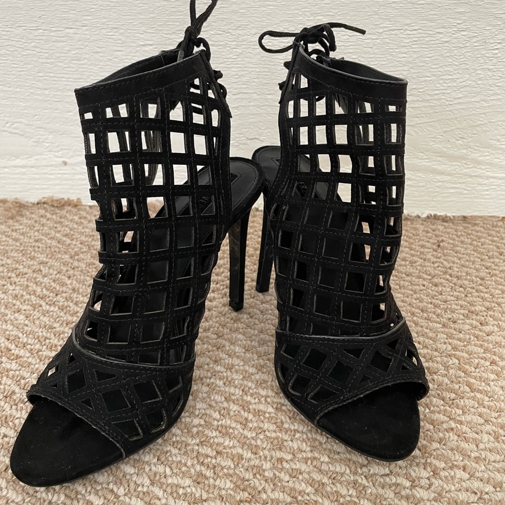 NWOT Forever 21 Velvet Cage Cut Out Lace Up Sandal Heels Black Size 6.5